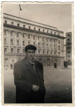 българска проза, Филип Попов, Филип Петров Филипов, есе, есеист Филип Попов, повест, приказка, край, море, моряци, Филип Попов - разказвач, Филип Попов - писател, Филип Попов - сценарист